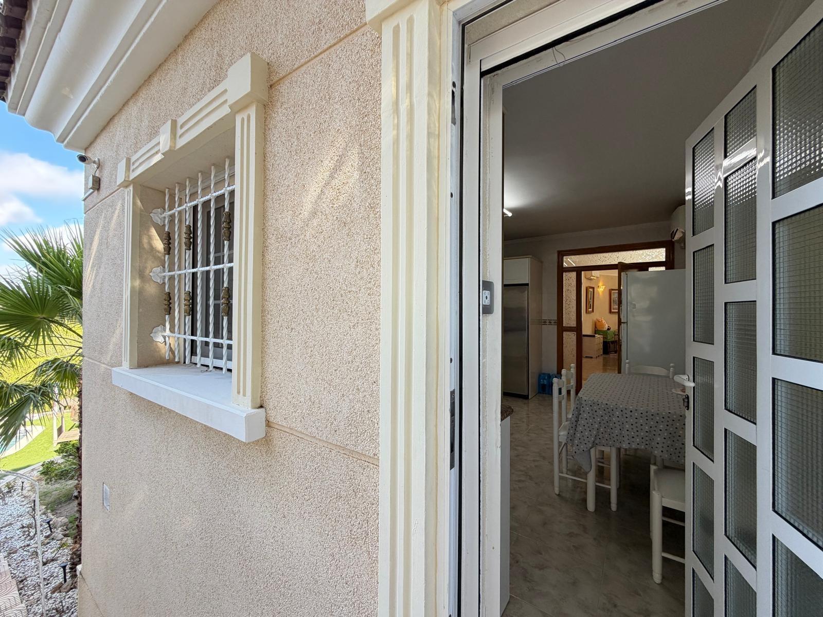 For sale - 6 Bedroom 6 Bathroom Villa in Rojales - La Fiesta  - Alicante