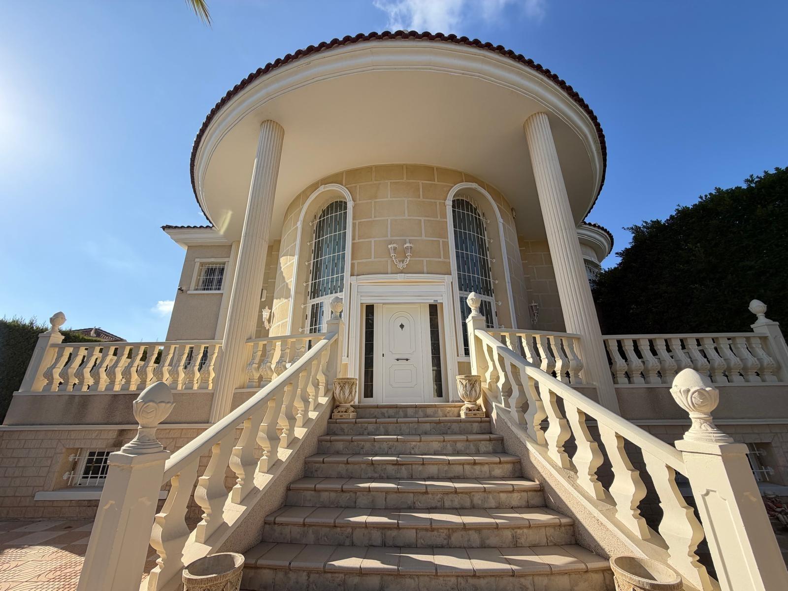For sale - 6 Bedroom 6 Bathroom Villa in Rojales - La Fiesta  - Alicante