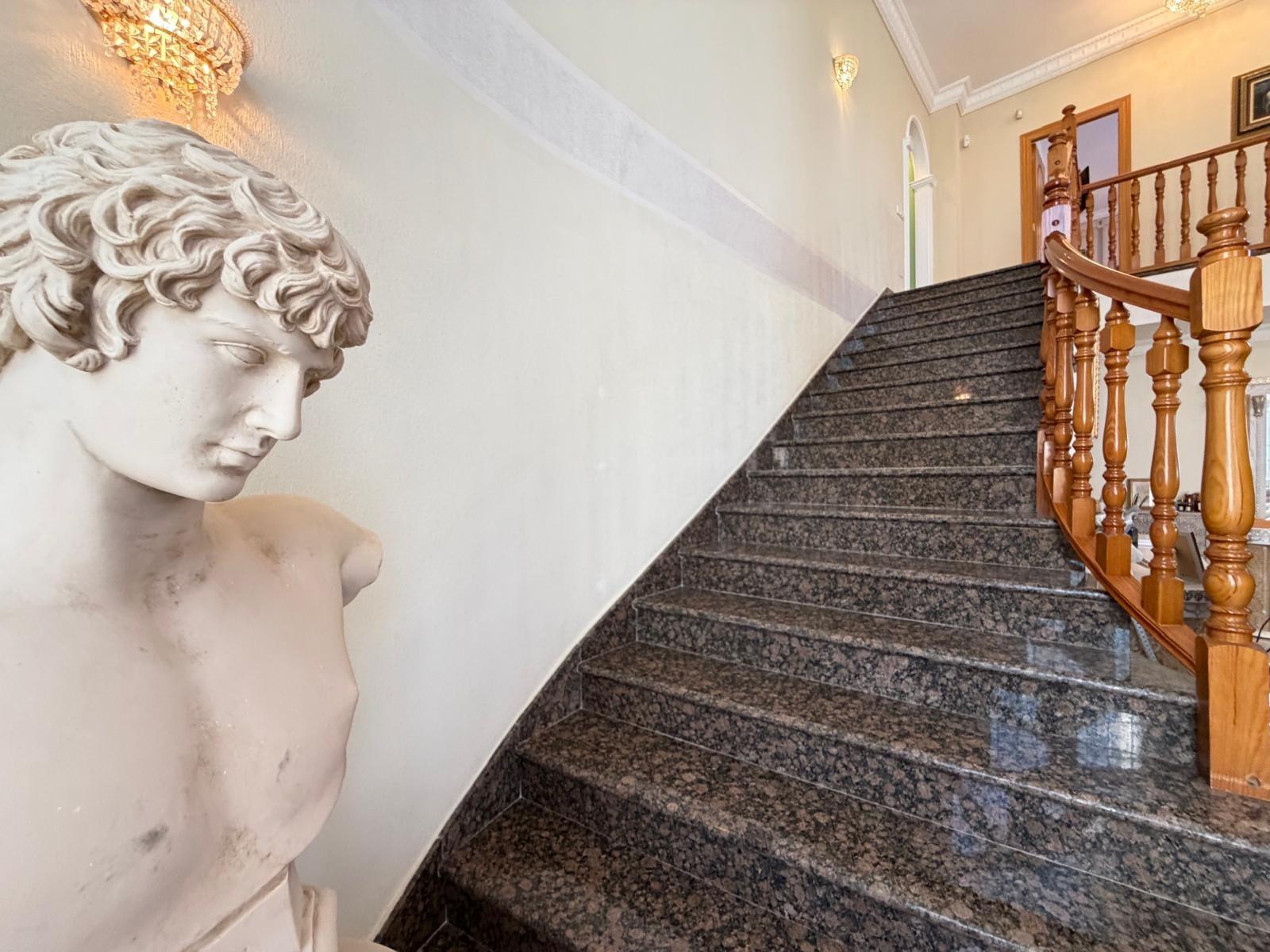 For sale - 6 Bedroom 6 Bathroom Villa in Rojales - La Fiesta  - Alicante