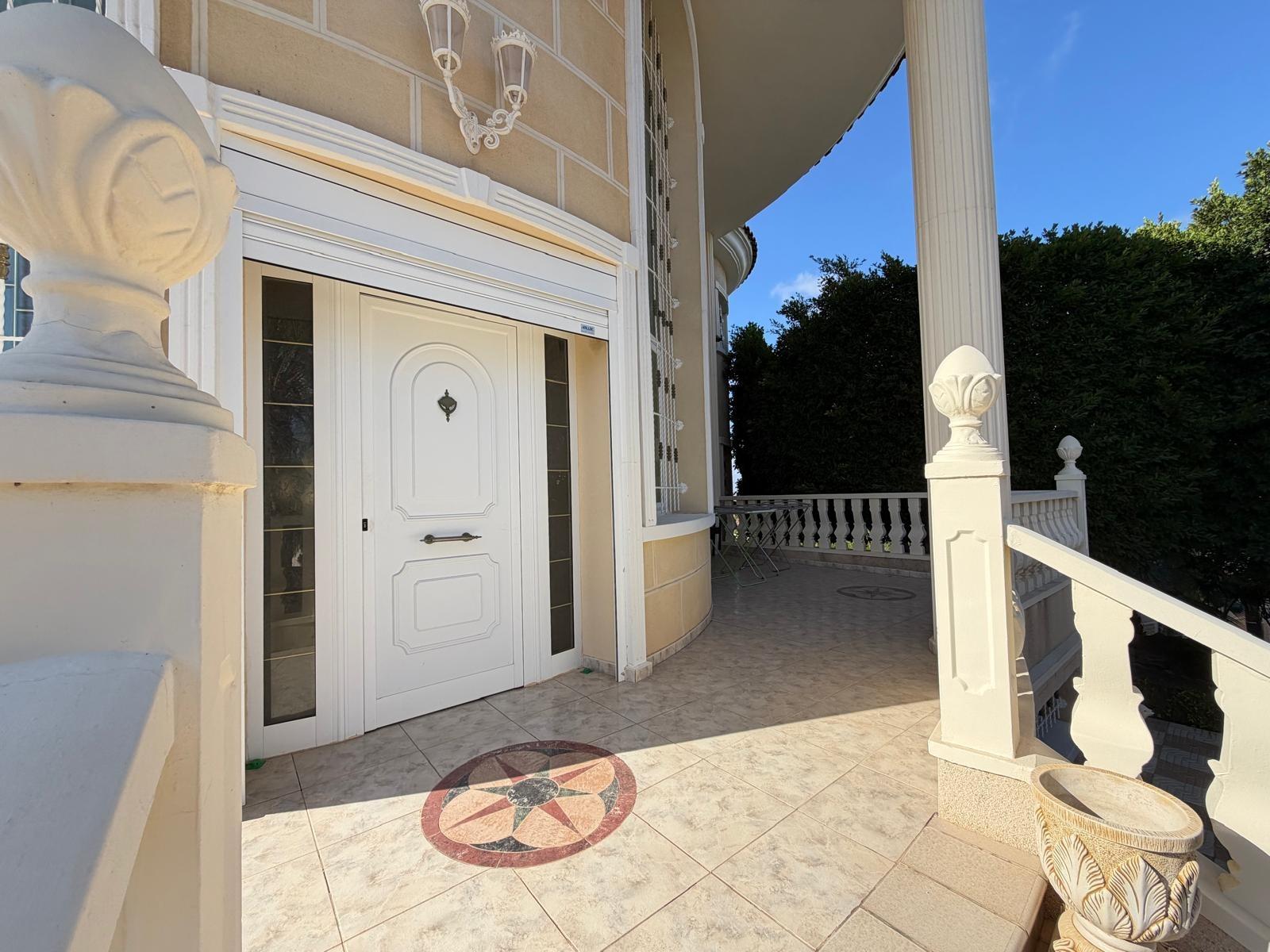For sale - 6 Bedroom 6 Bathroom Villa in Rojales - La Fiesta  - Alicante