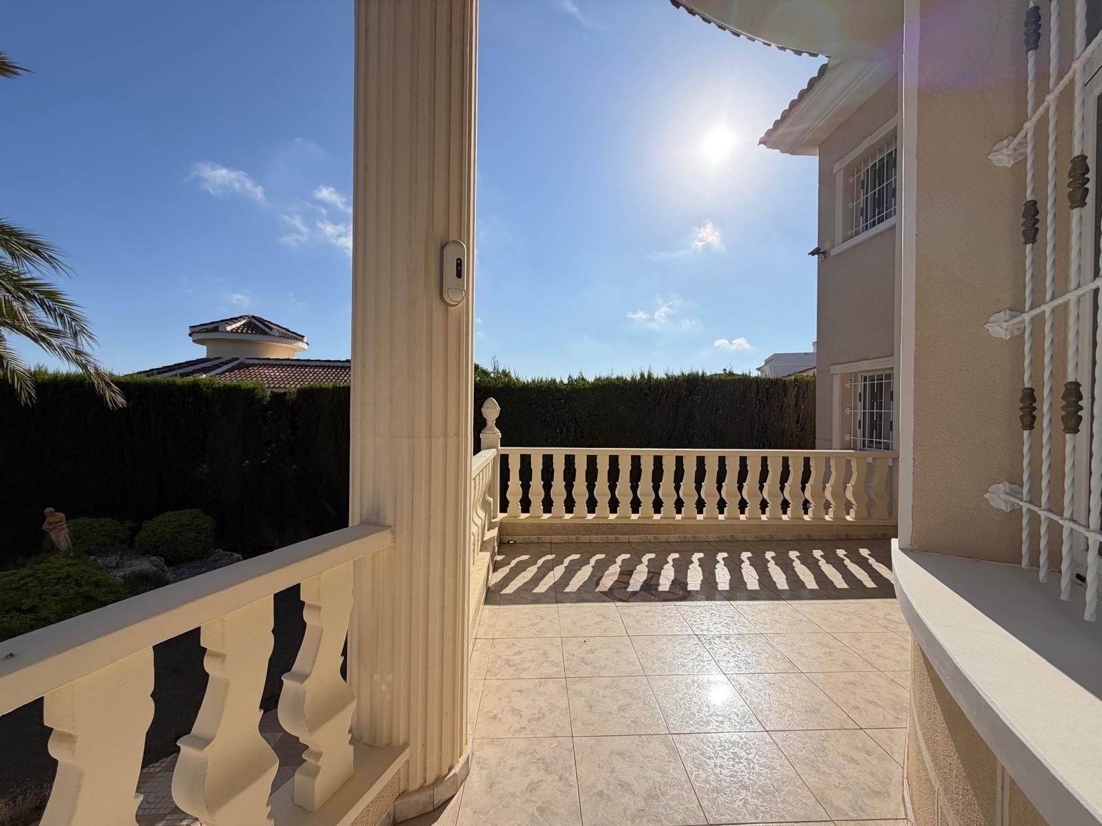For sale - 6 Bedroom 6 Bathroom Villa in Rojales - La Fiesta  - Alicante