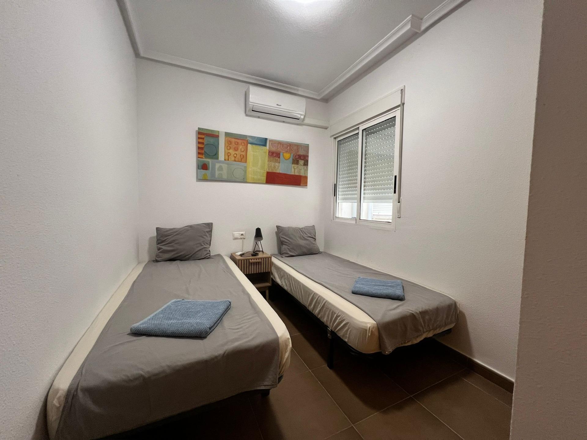 For sale - 2 Bedroom 1 Bathroom Apartment in Torrevieja - Centro  - Alicante