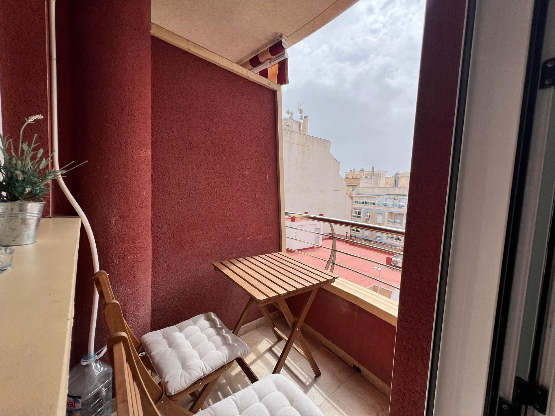 For sale - 2 Bedroom 1 Bathroom Apartment in Torrevieja - Centro  - Alicante