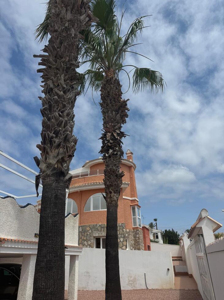 For sale - 4 Bedroom 3 Bathroom Villa in Ciudad Quesada - Costa Blanca  - Alicante