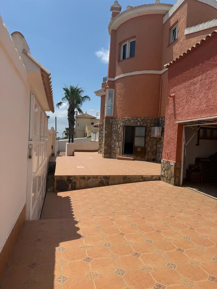 For sale - 4 Bedroom 3 Bathroom Villa in Ciudad Quesada - Costa Blanca  - Alicante