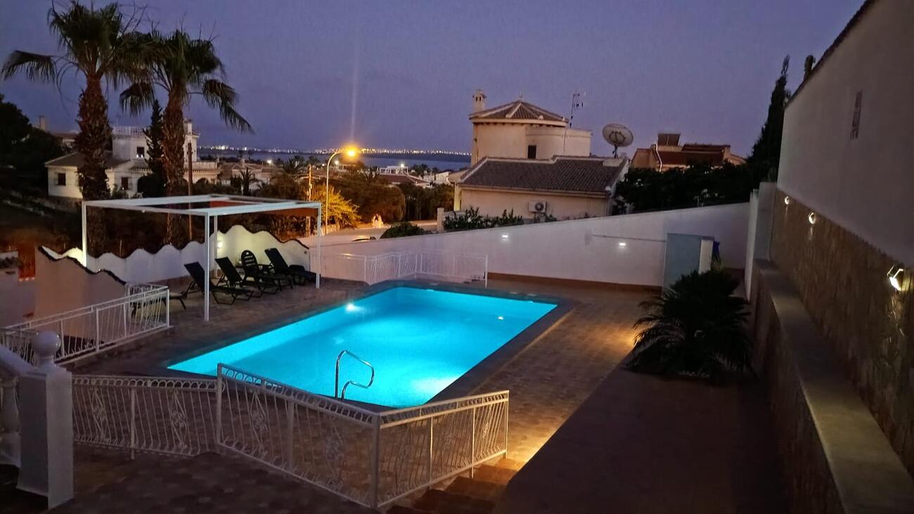 For sale - 4 Bedroom 3 Bathroom Villa in Ciudad Quesada - Costa Blanca  - Alicante