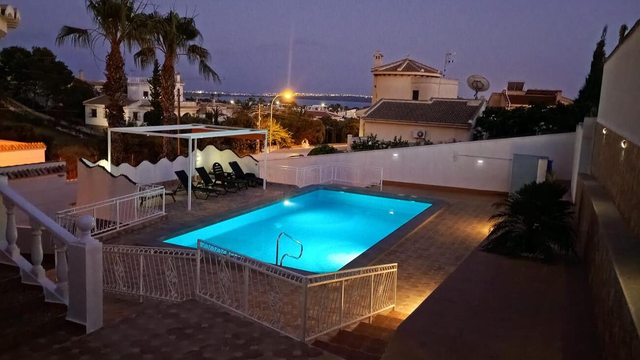 For sale - 4 Bedroom 3 Bathroom Villa in Ciudad Quesada - Costa Blanca  - Alicante
