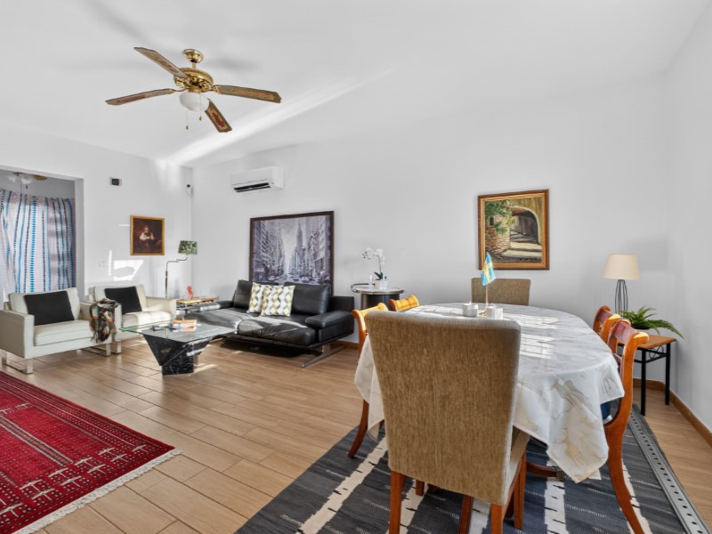 For sale - 3 Bedroom 2 Bathroom Villa in Torrevieja - Costa Blanca  - Alicante