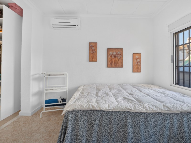 For sale - 3 Bedroom 2 Bathroom Villa in Torrevieja - Costa Blanca  - Alicante
