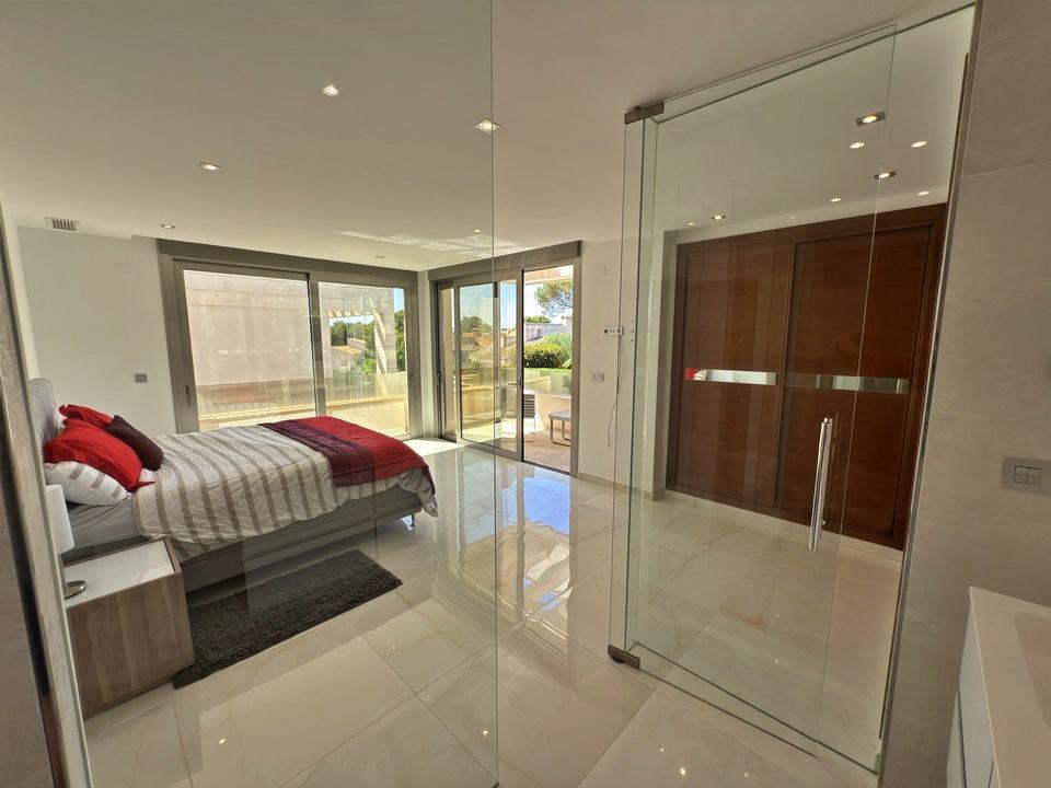 For sale - 5 Bedroom 5 Bathroom Villa in Orihuela Costa - Villamartin  - Alicante