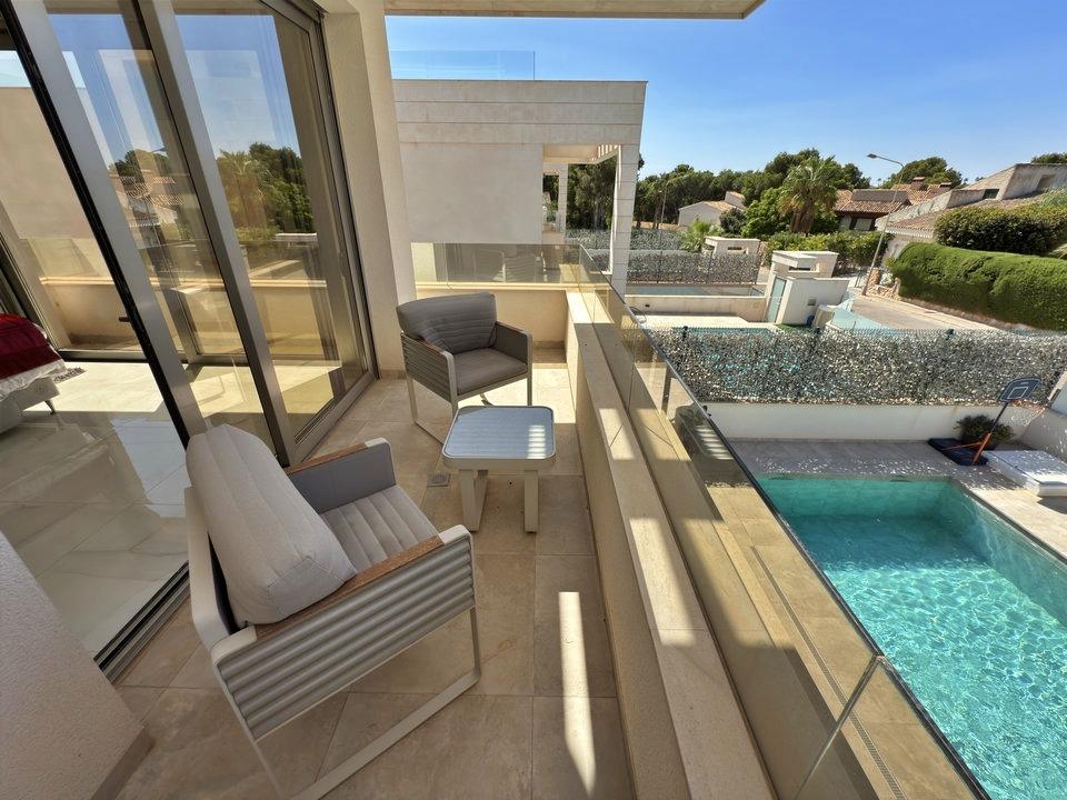 For sale - 5 Bedroom 5 Bathroom Villa in Orihuela Costa - Villamartin  - Alicante