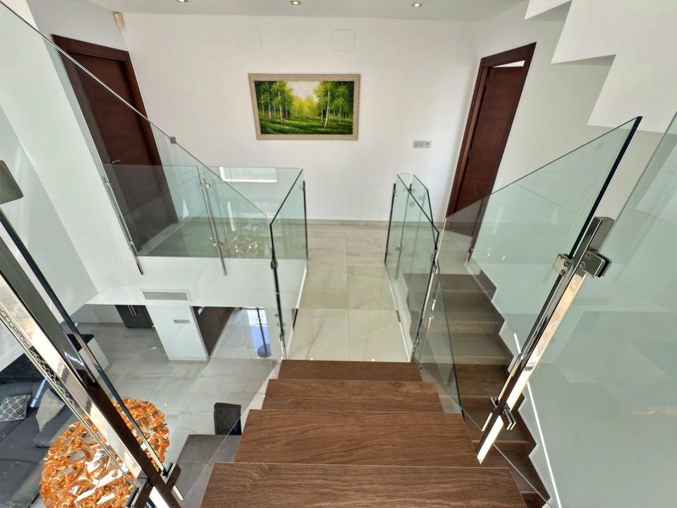 For sale - 5 Bedroom 5 Bathroom Villa in Orihuela Costa - Villamartin  - Alicante