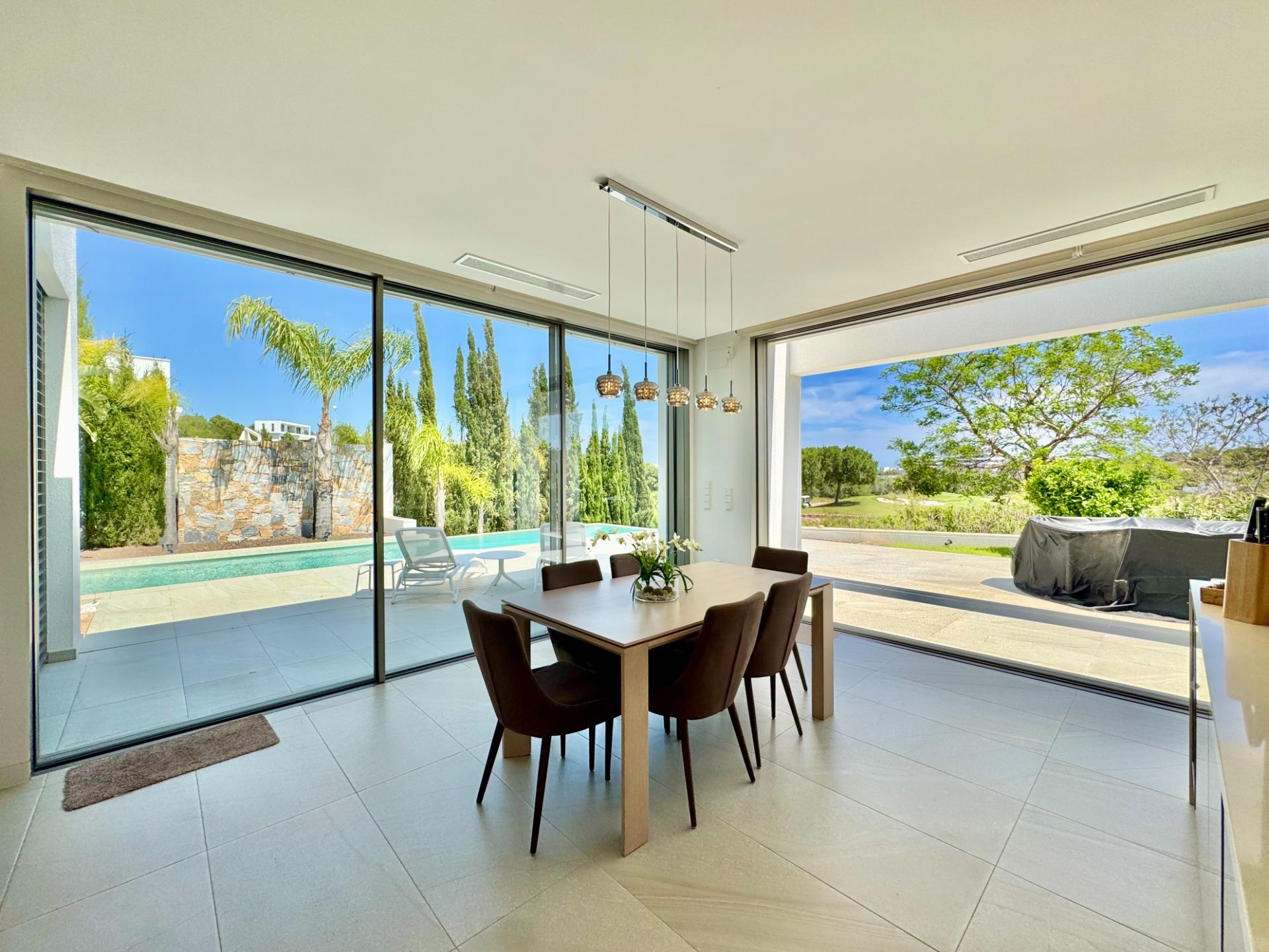 For sale - 3 Bedroom 2 Bathroom Villa in Orihuela - Las Colinas Golf  - Alicante