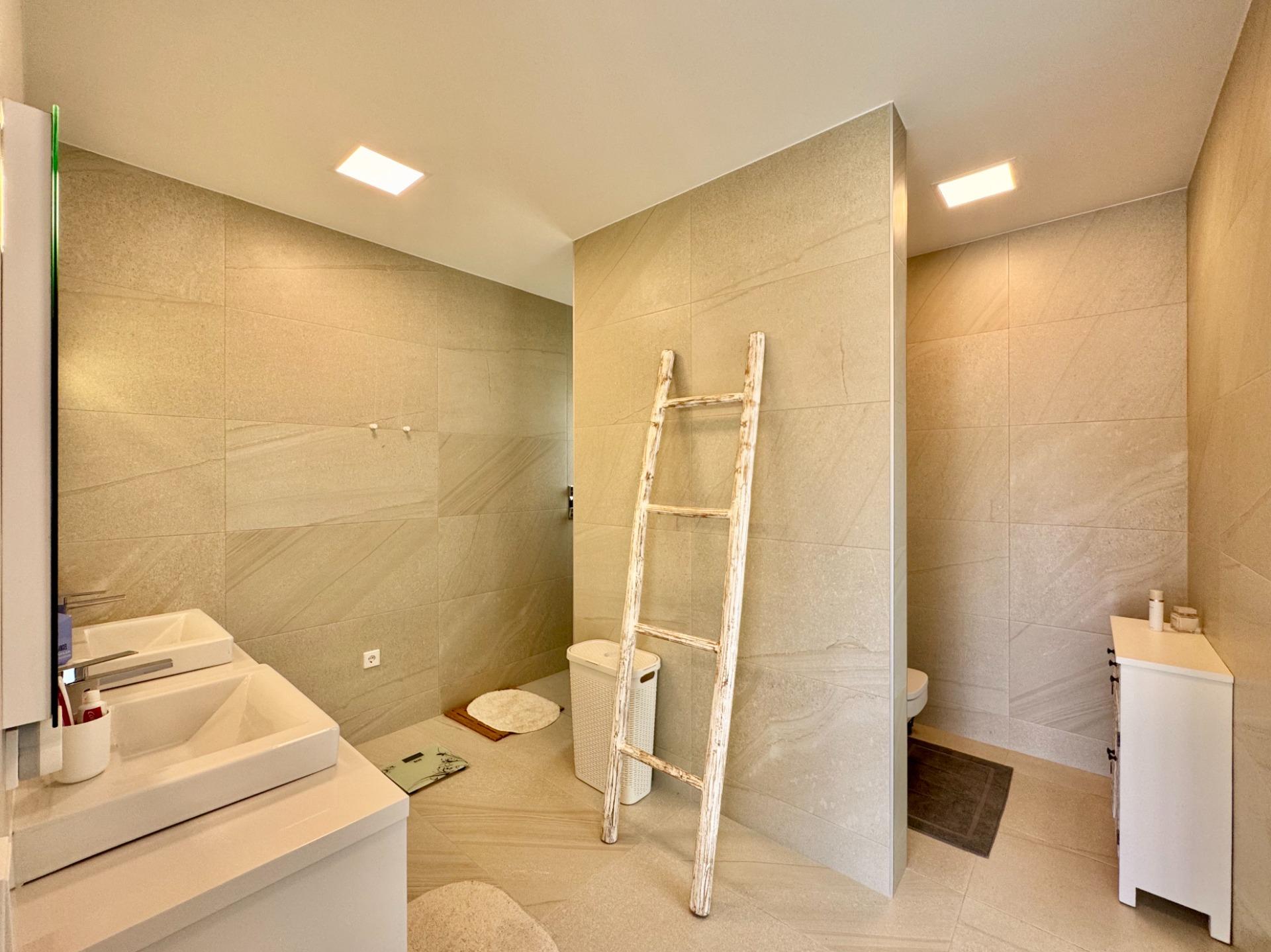 For sale - 3 Bedroom 2 Bathroom Villa in Orihuela - Las Colinas Golf  - Alicante