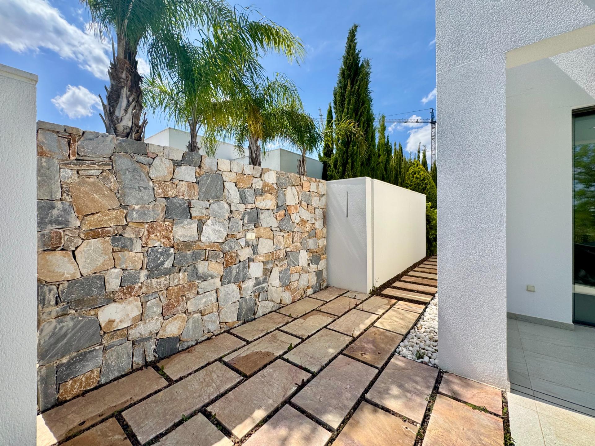 For sale - 3 Bedroom 2 Bathroom Villa in Orihuela - Las Colinas Golf  - Alicante