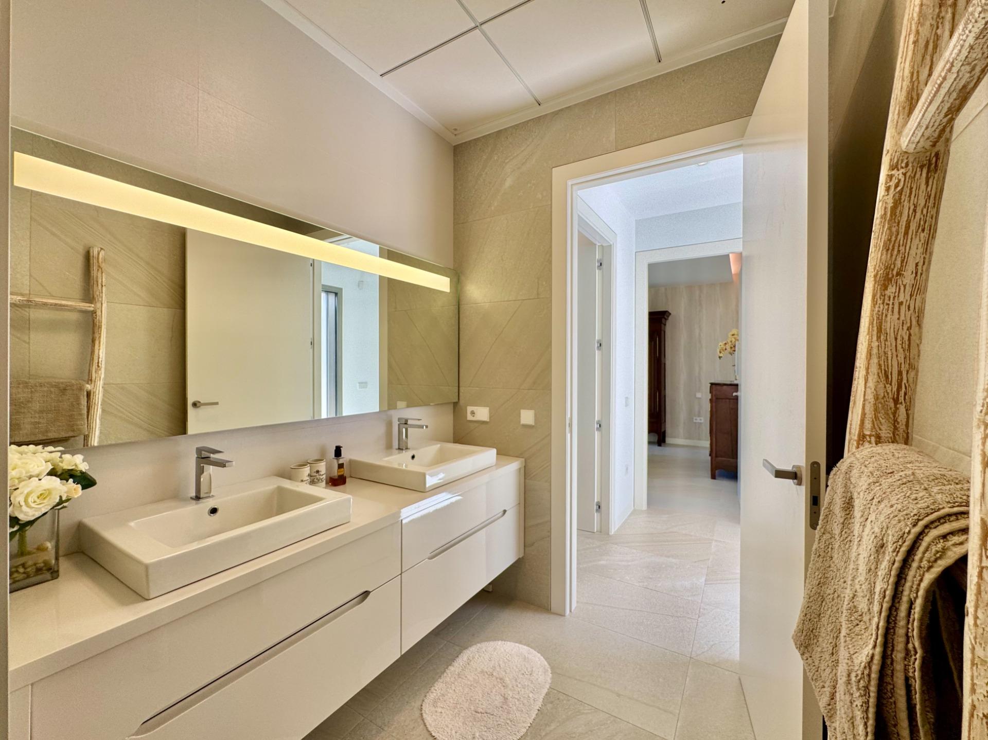For sale - 3 Bedroom 2 Bathroom Villa in Orihuela - Las Colinas Golf  - Alicante
