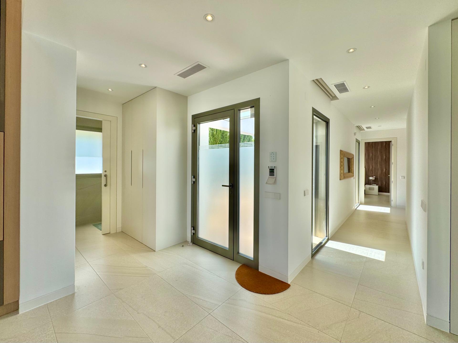 For sale - 3 Bedroom 2 Bathroom Villa in Orihuela - Las Colinas Golf  - Alicante