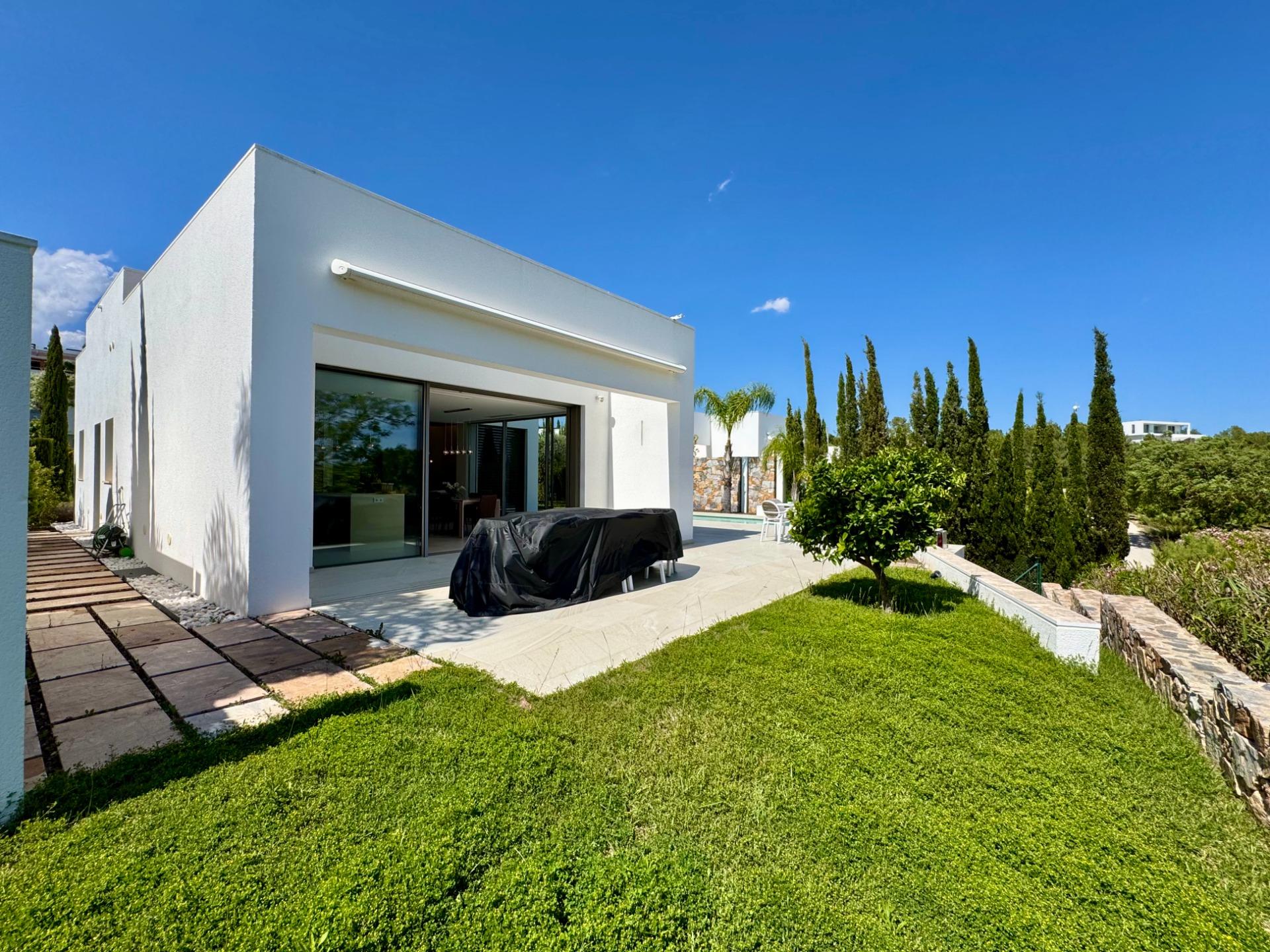 For sale - 3 Bedroom 2 Bathroom Villa in Orihuela - Las Colinas Golf  - Alicante