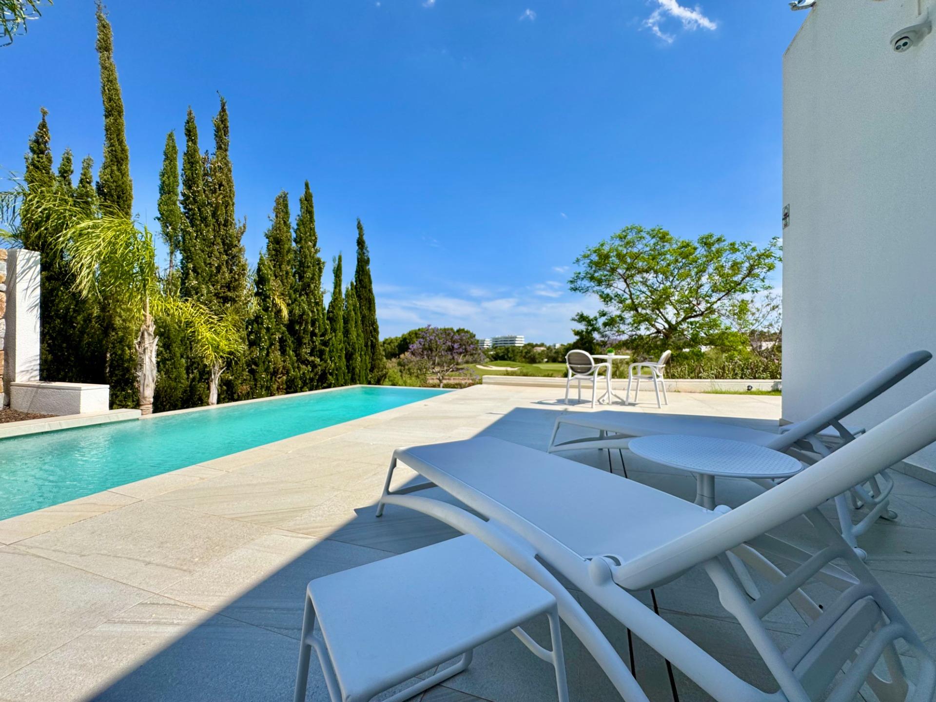 For sale - 3 Bedroom 2 Bathroom Villa in Orihuela - Las Colinas Golf  - Alicante