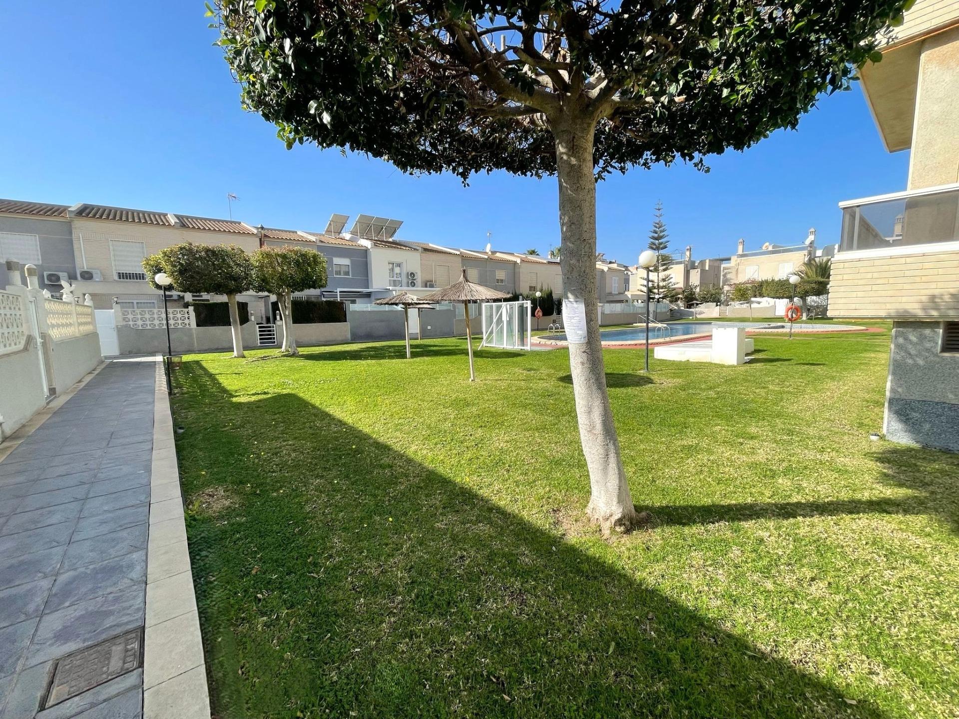 For sale - 3 Bedroom 2 Bathroom Apartment in Torrevieja - Torreblanca  - Alicante