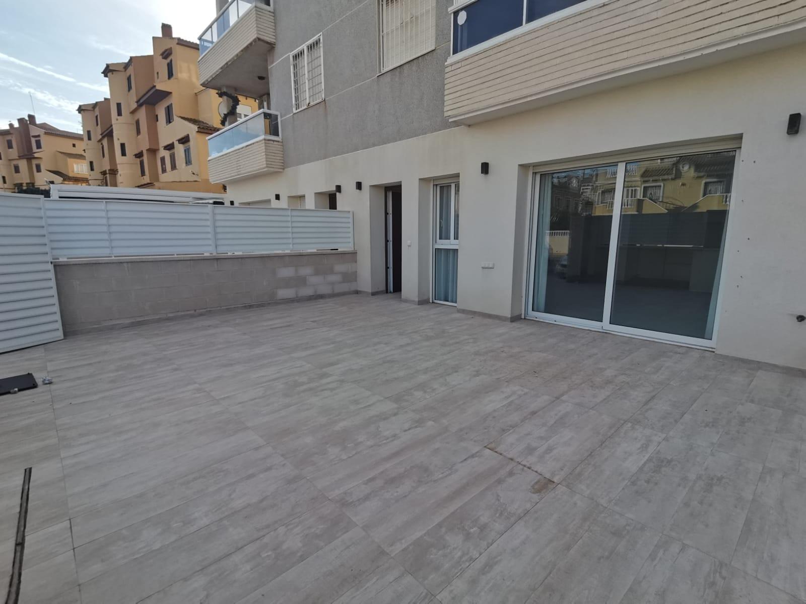 For sale - 3 Bedroom 2 Bathroom Apartment in Torrevieja - Torreblanca  - Alicante