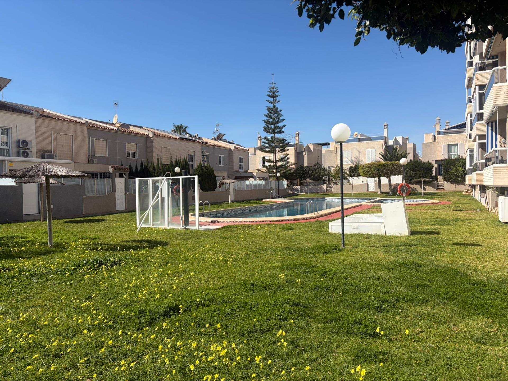 For sale - 3 Bedroom 2 Bathroom Apartment in Torrevieja - Torreblanca  - Alicante