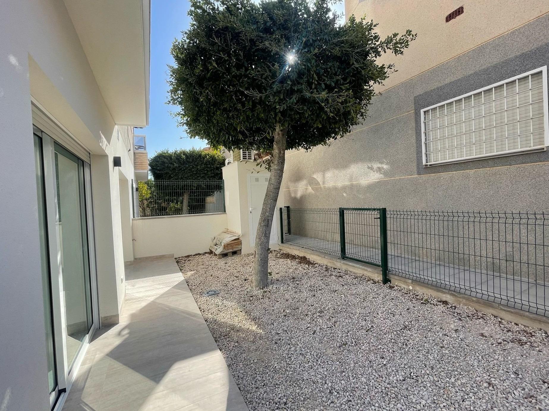 For sale - 3 Bedroom 2 Bathroom Apartment in Torrevieja - Torreblanca  - Alicante