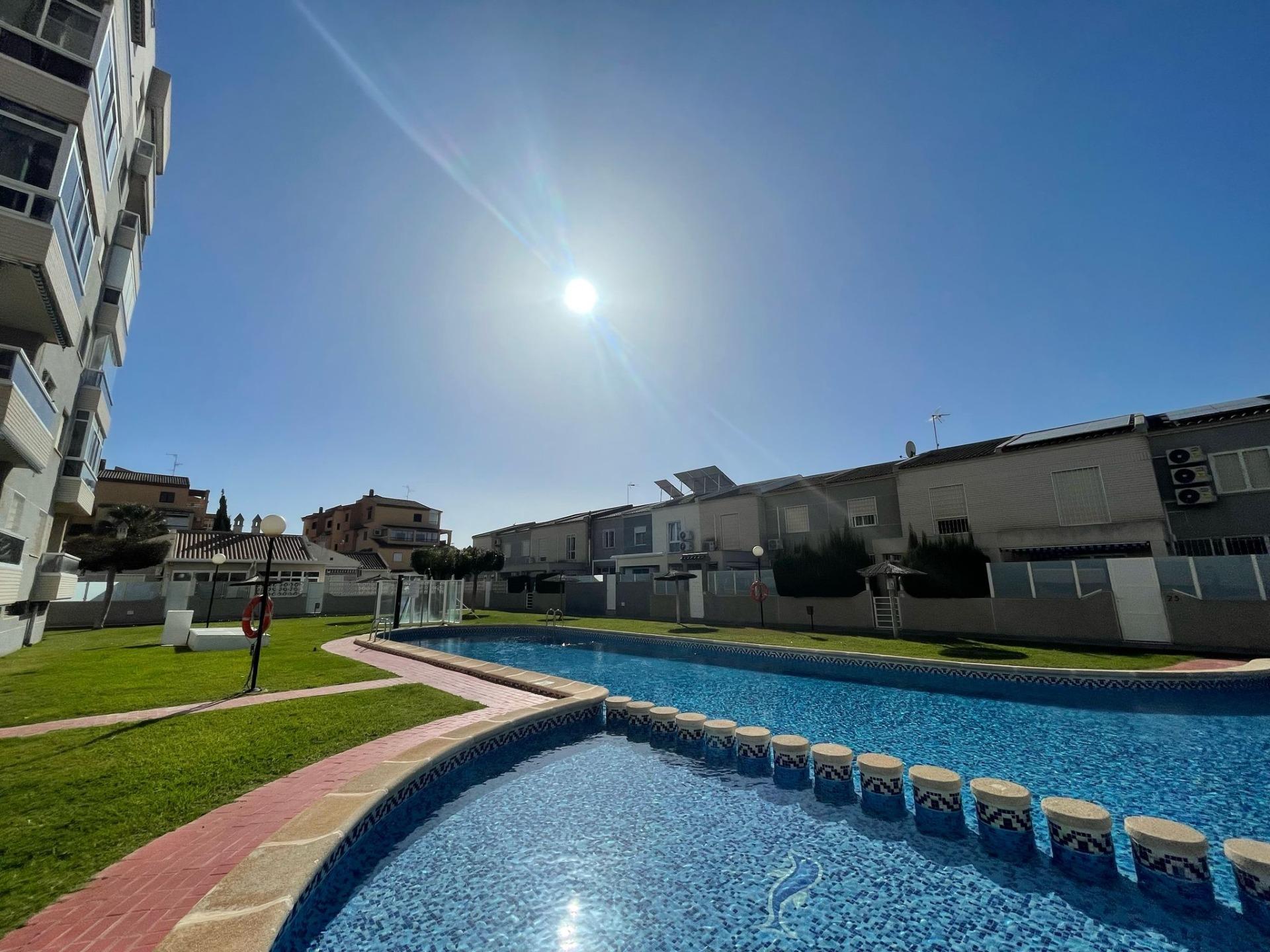 For sale - 3 Bedroom 2 Bathroom Apartment in Torrevieja - Torreblanca  - Alicante