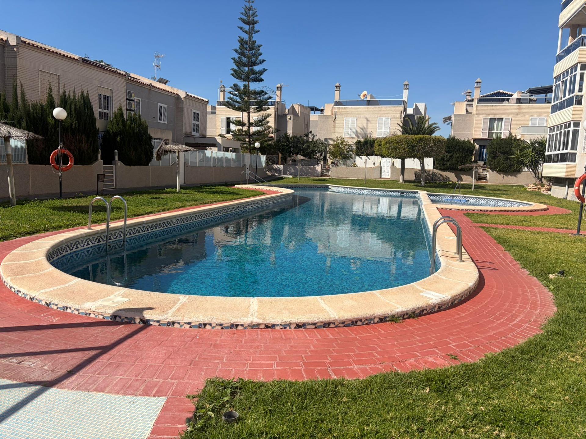 For sale - 3 Bedroom 2 Bathroom Apartment in Torrevieja - Torreblanca  - Alicante