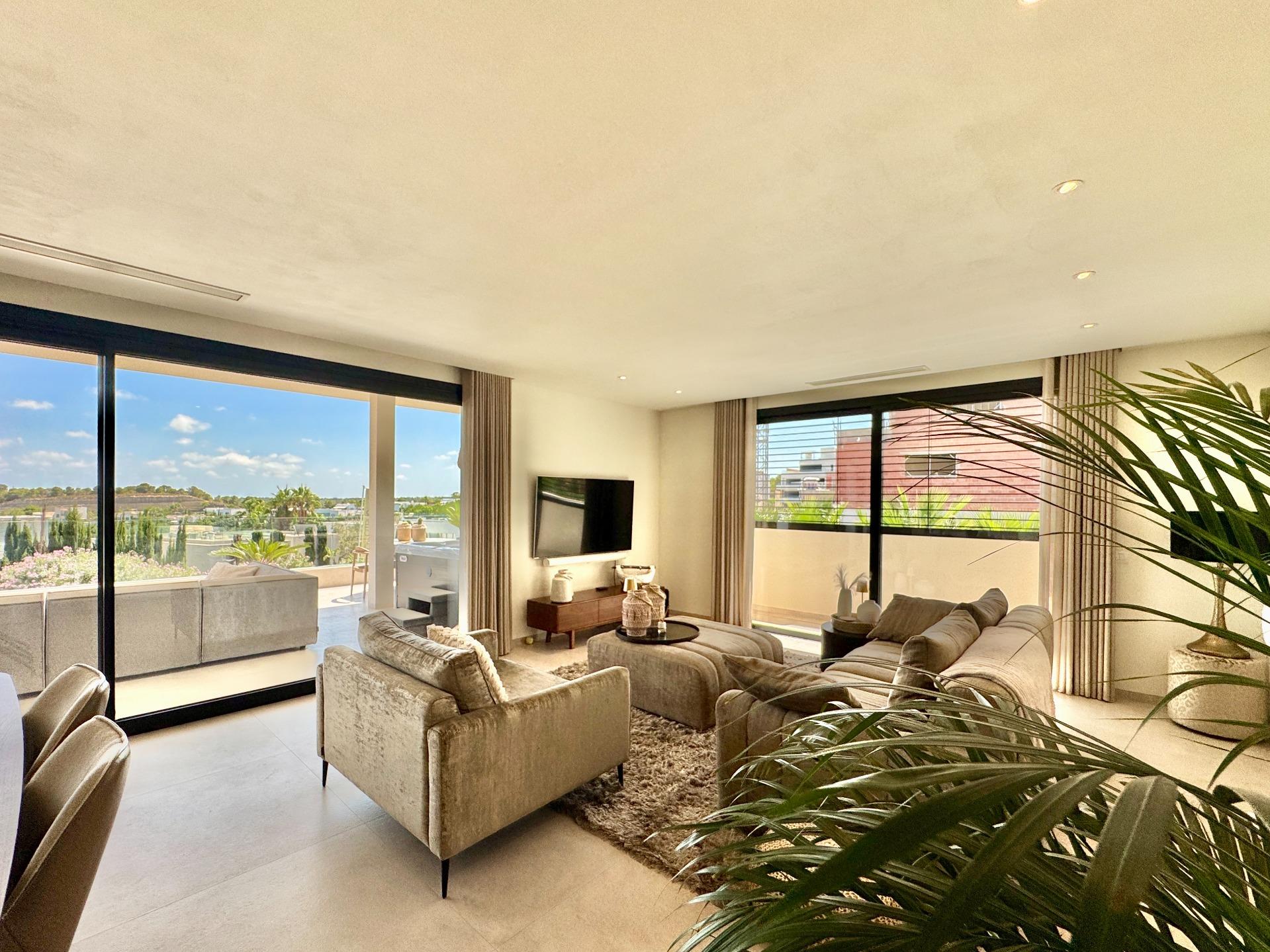 For sale - 3 Bedroom 2 Bathroom Apartment in Orihuela - Las Colinas Golf  - Alicante