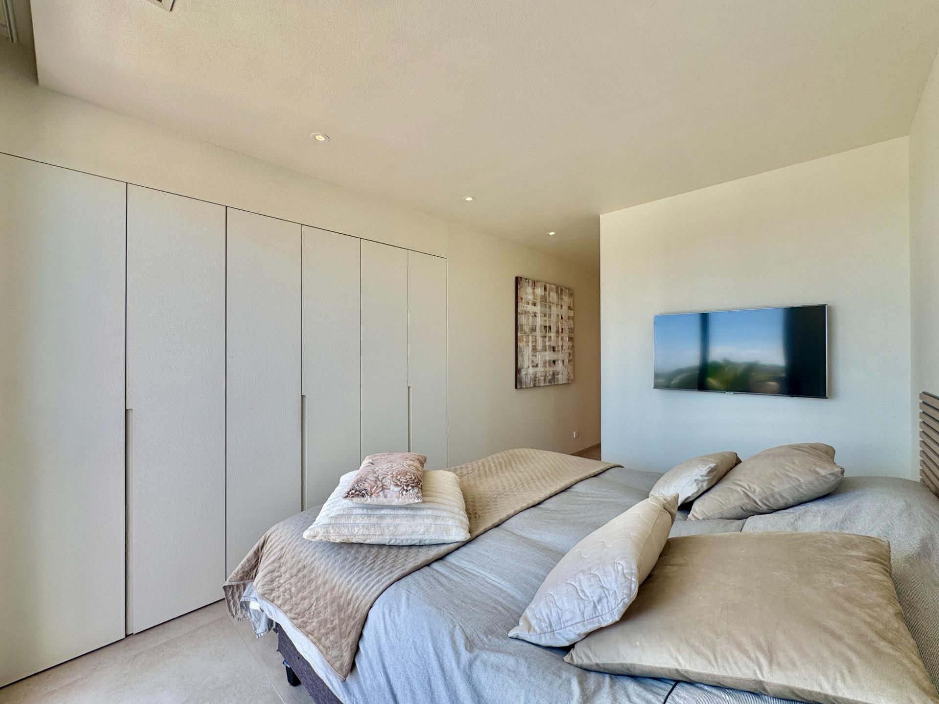 For sale - 3 Bedroom 2 Bathroom Apartment in Orihuela - Las Colinas Golf  - Alicante