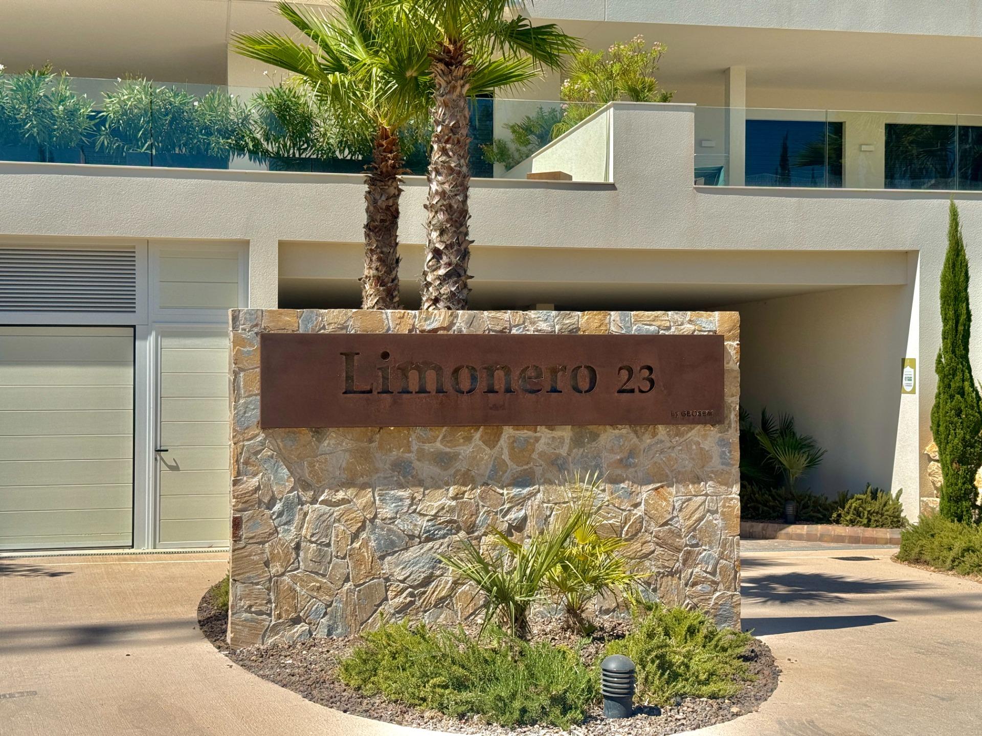 For sale - 3 Bedroom 2 Bathroom Apartment in Orihuela - Las Colinas Golf  - Alicante