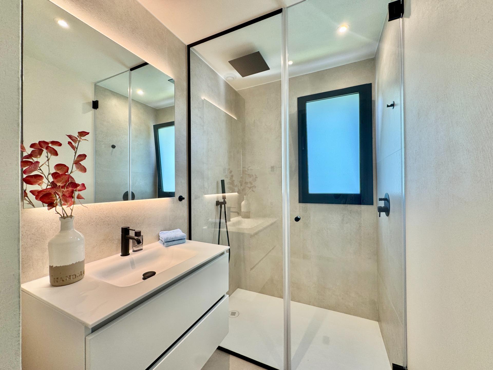 For sale - 3 Bedroom 2 Bathroom Apartment in Orihuela - Las Colinas Golf  - Alicante