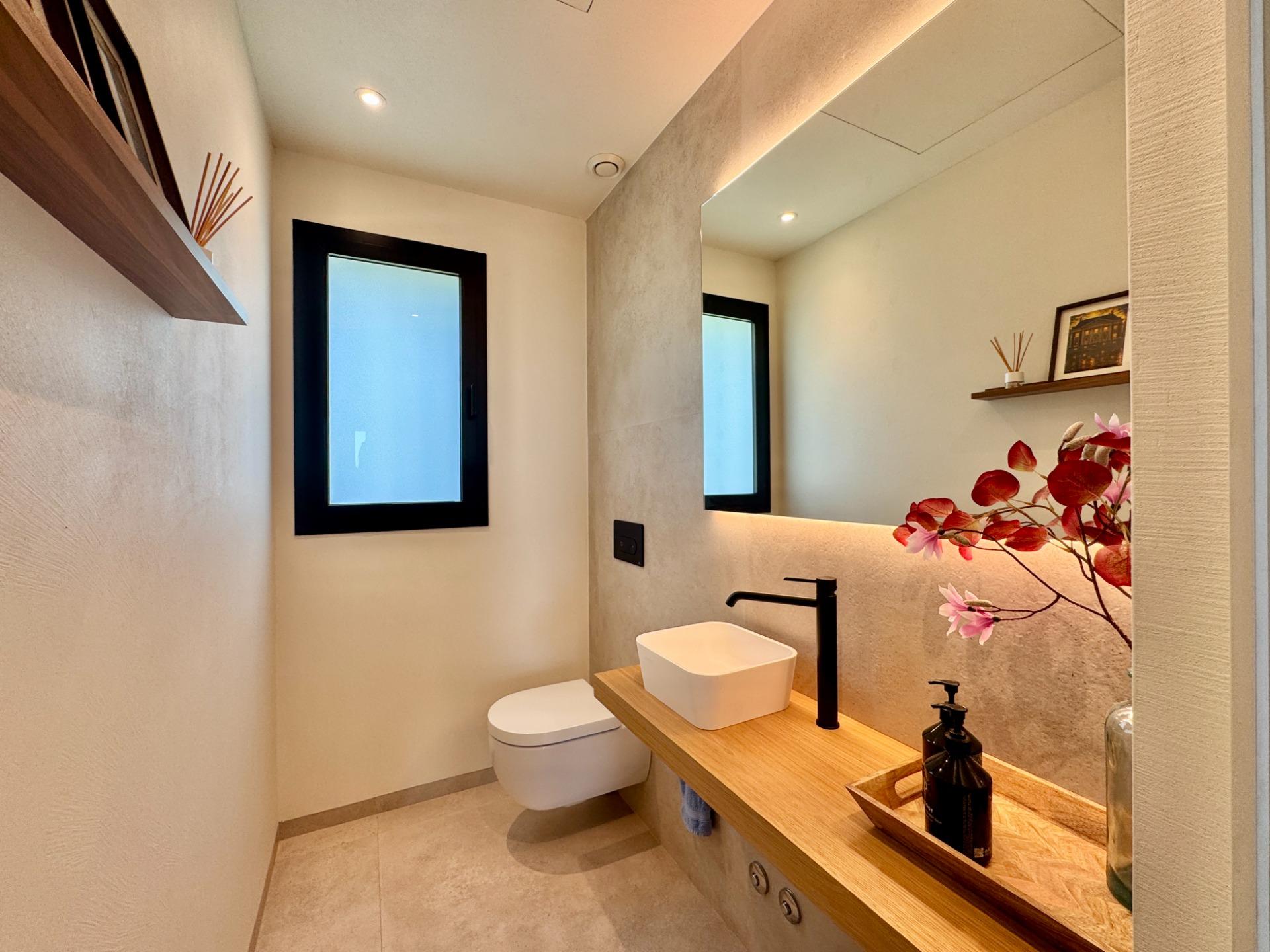 For sale - 3 Bedroom 2 Bathroom Apartment in Orihuela - Las Colinas Golf  - Alicante