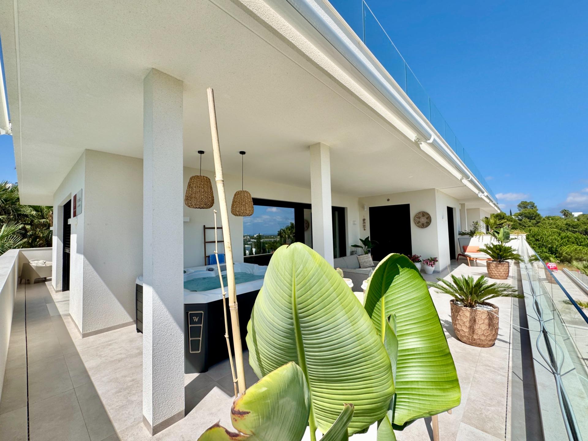 For sale - 3 Bedroom 2 Bathroom Apartment in Orihuela - Las Colinas Golf  - Alicante