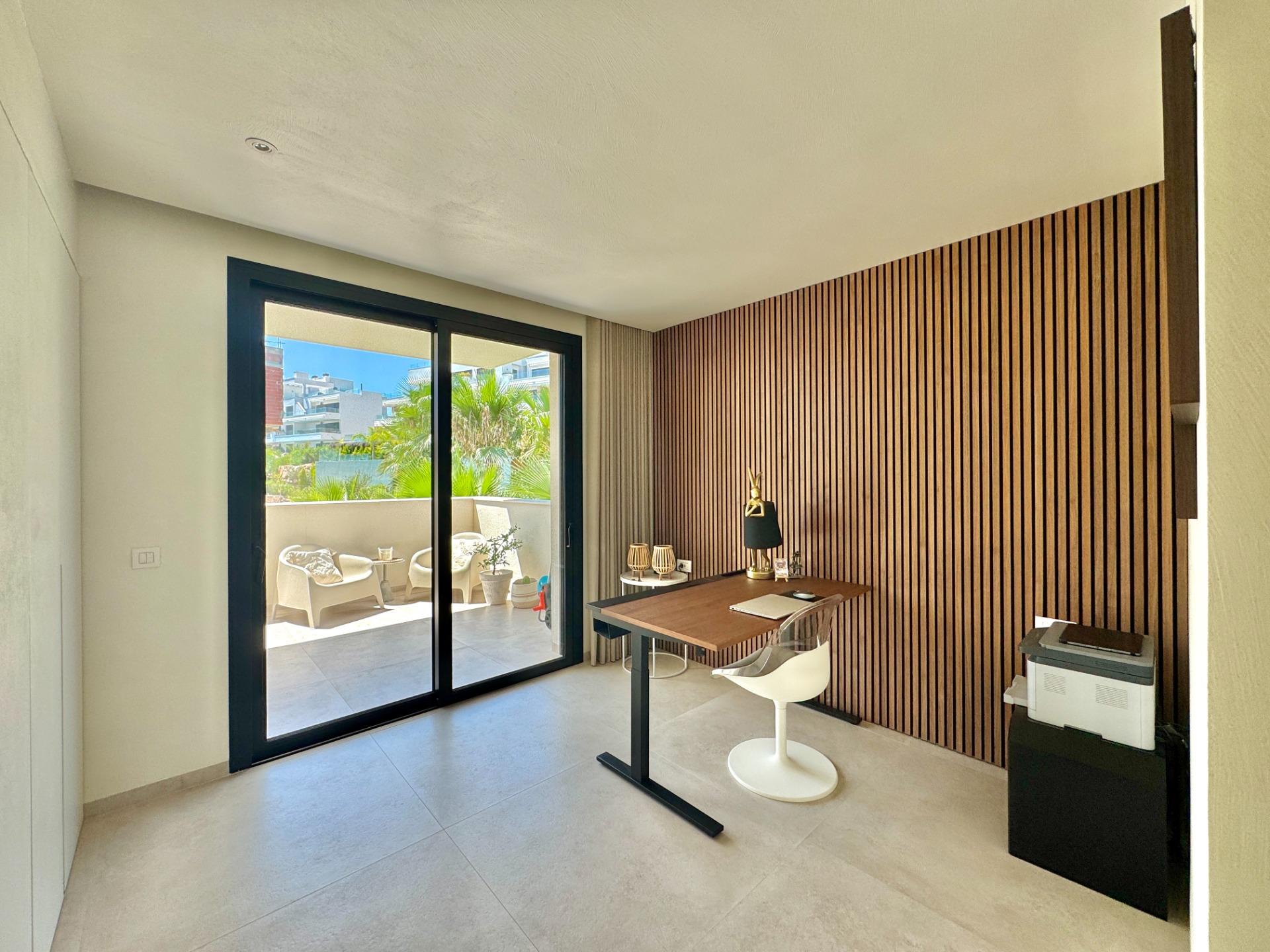 For sale - 3 Bedroom 2 Bathroom Apartment in Orihuela - Las Colinas Golf  - Alicante