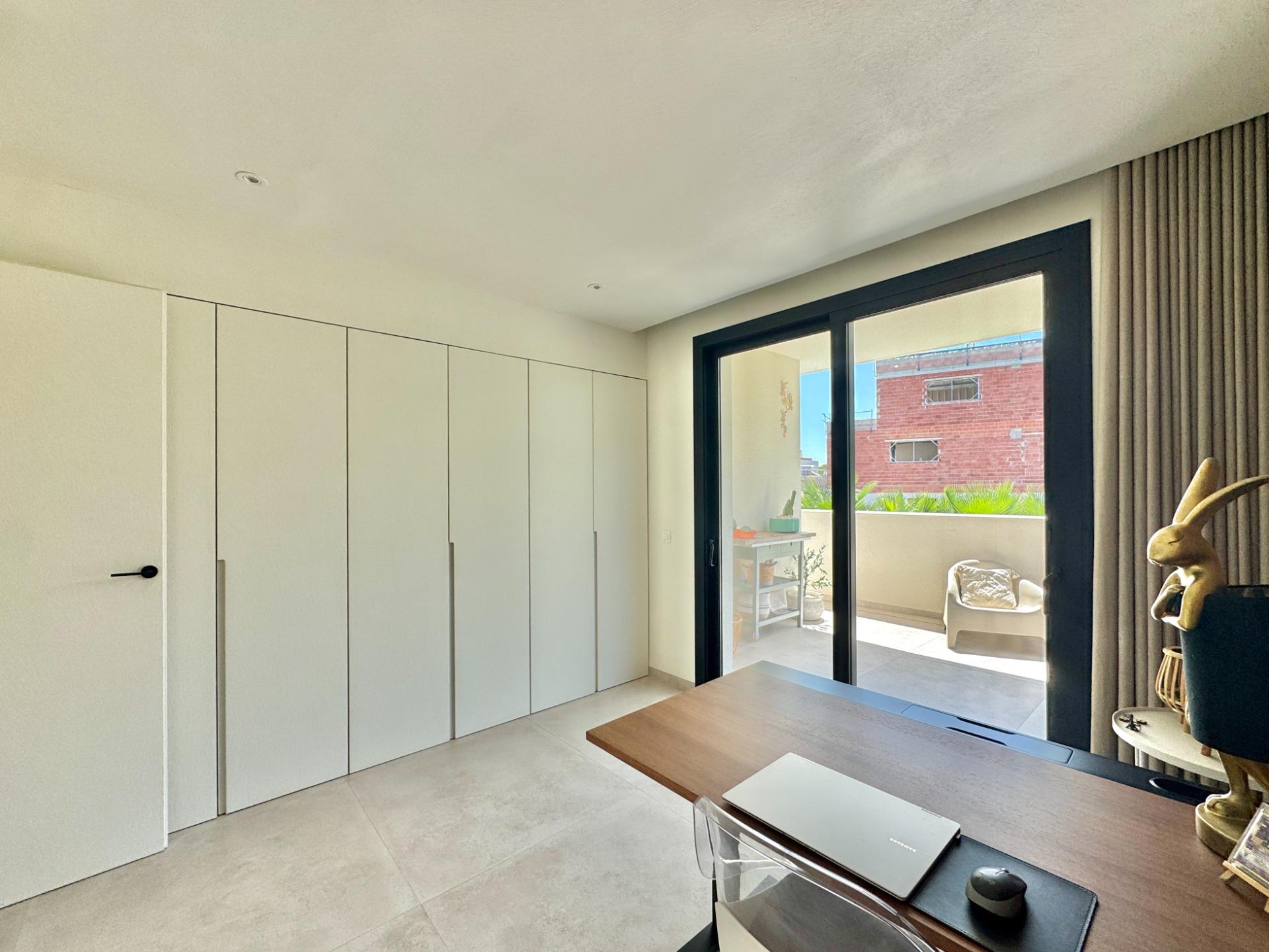 For sale - 3 Bedroom 2 Bathroom Apartment in Orihuela - Las Colinas Golf  - Alicante