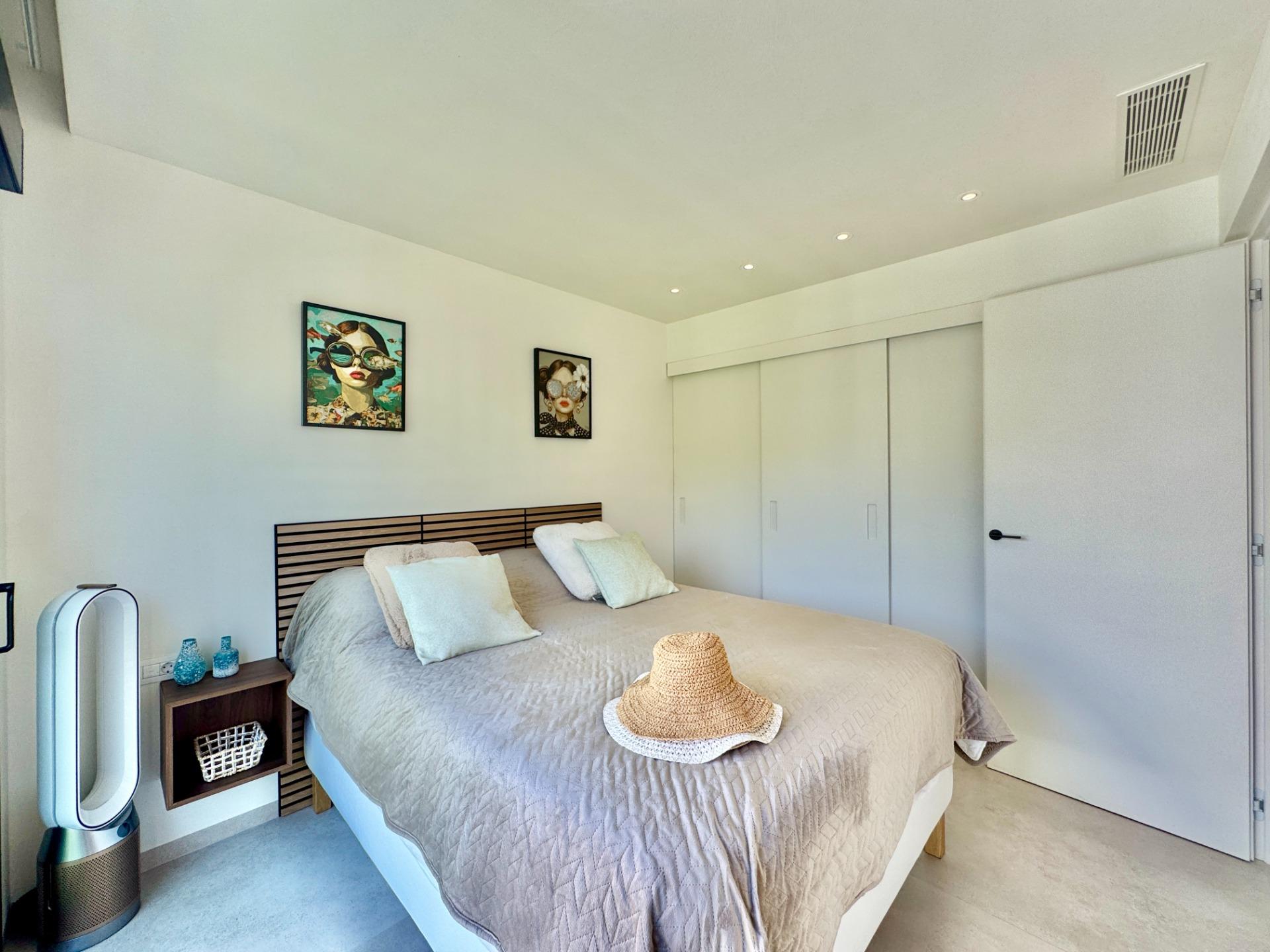 For sale - 3 Bedroom 2 Bathroom Apartment in Orihuela - Las Colinas Golf  - Alicante