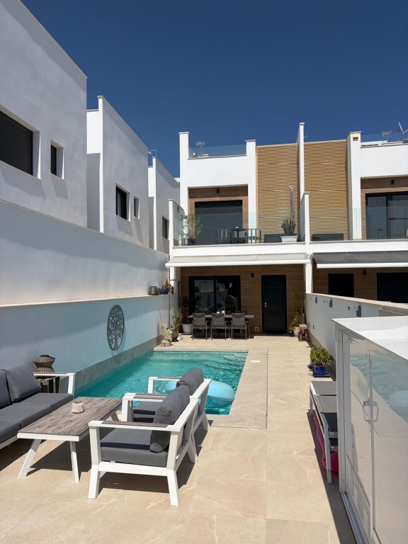 3 Bedroom 2 Bathroom Town House in San Pedro del Pinatar