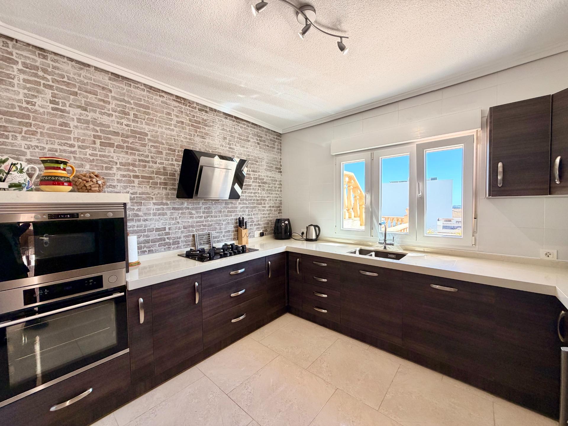 For sale - 5 Bedroom 3 Bathroom Villa in Ciudad Quesada - Ciudad Quesada  - Alicante