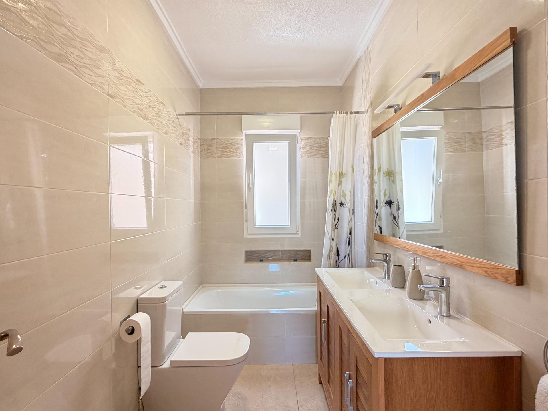 For sale - 5 Bedroom 3 Bathroom Villa in Ciudad Quesada - Ciudad Quesada  - Alicante