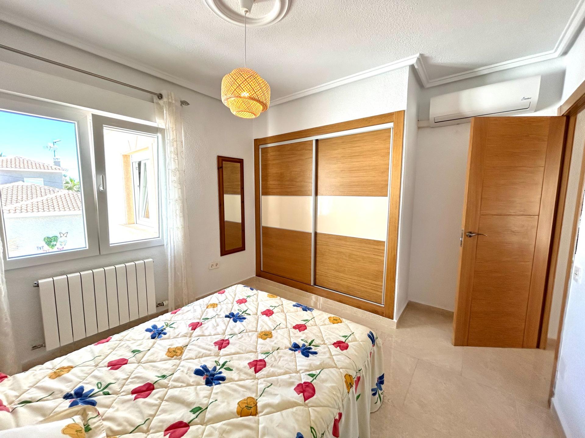 For sale - 5 Bedroom 3 Bathroom Villa in Ciudad Quesada - Ciudad Quesada  - Alicante