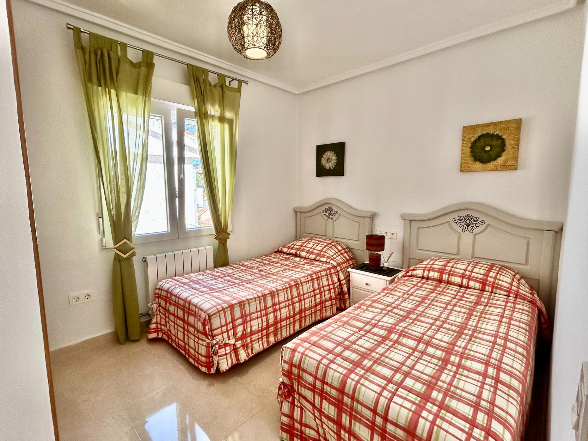 For sale - 5 Bedroom 3 Bathroom Villa in Ciudad Quesada - Ciudad Quesada  - Alicante