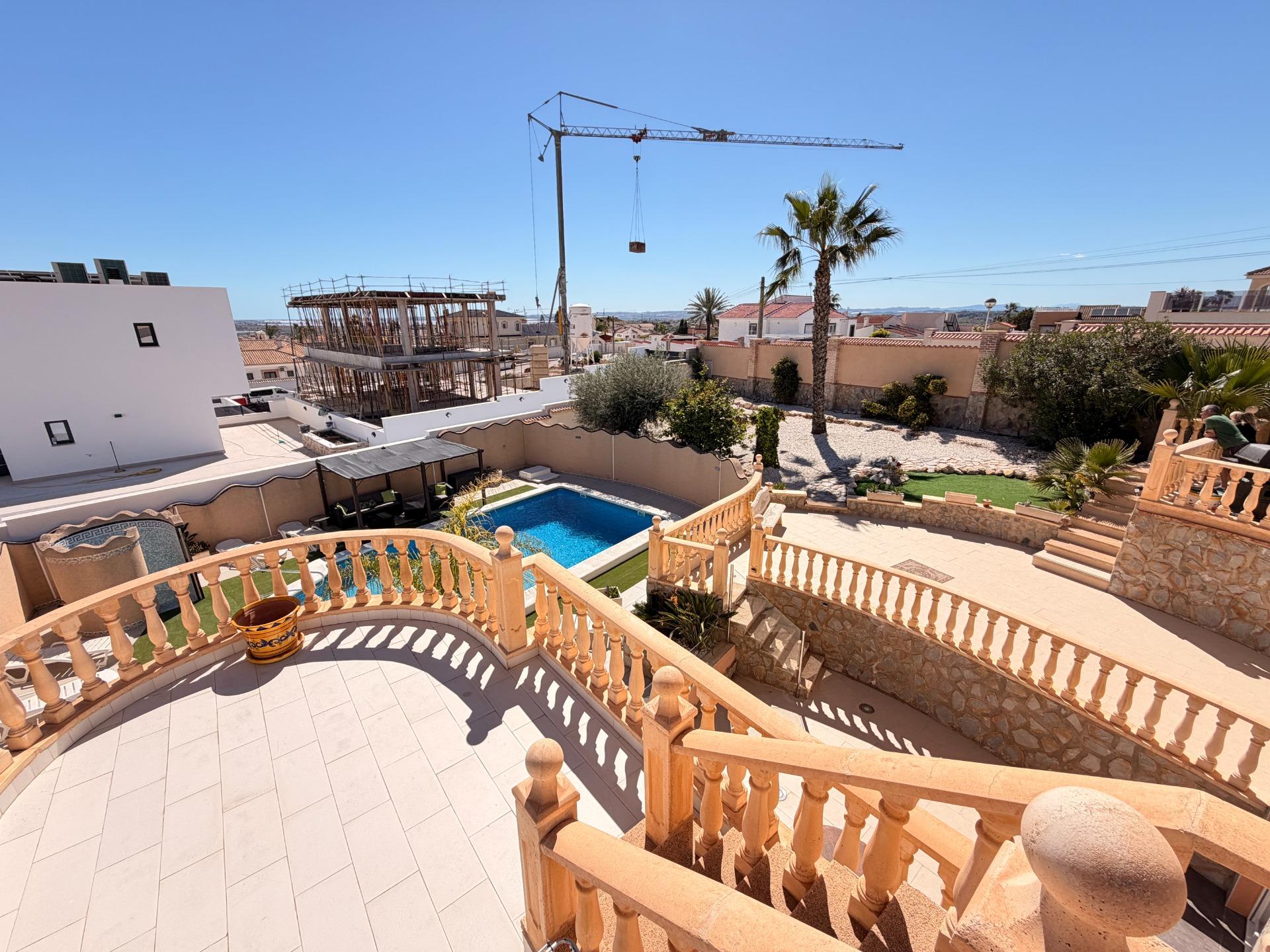 For sale - 5 Bedroom 3 Bathroom Villa in Ciudad Quesada - Ciudad Quesada  - Alicante