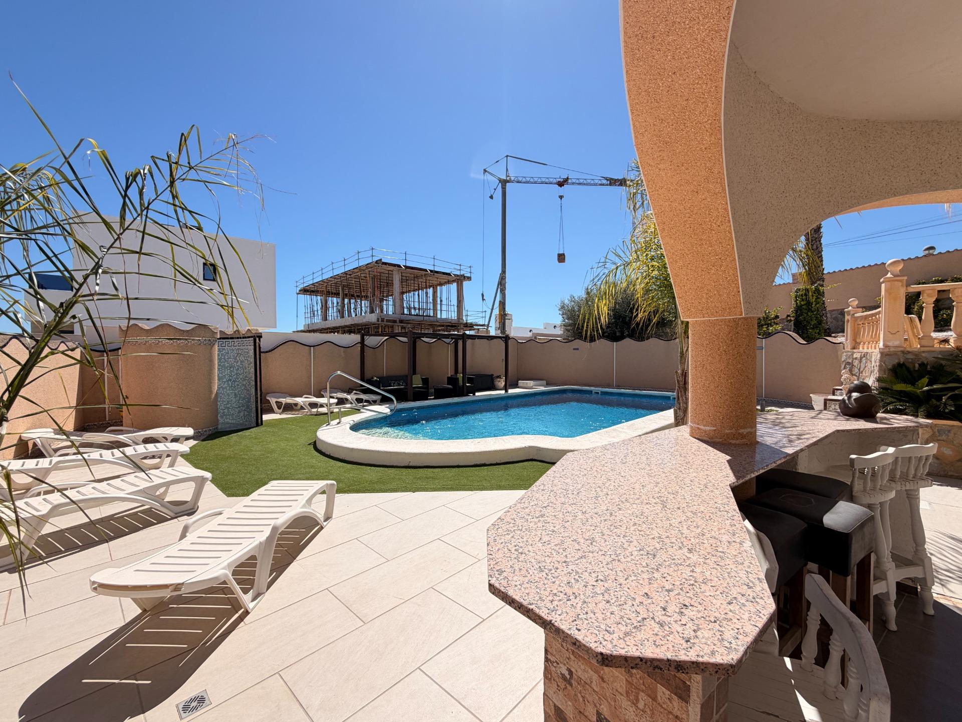For sale - 5 Bedroom 3 Bathroom Villa in Ciudad Quesada - Ciudad Quesada  - Alicante