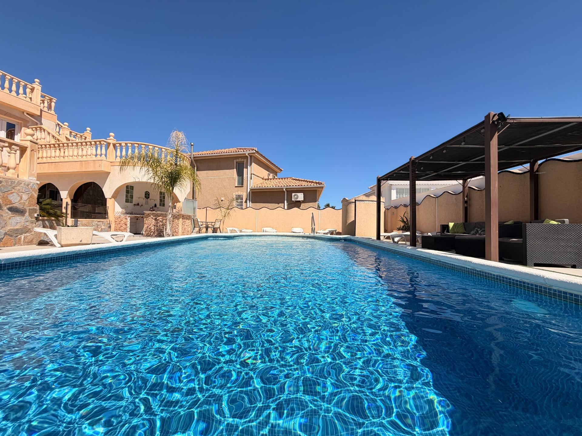 For sale - 5 Bedroom 3 Bathroom Villa in Ciudad Quesada - Ciudad Quesada  - Alicante