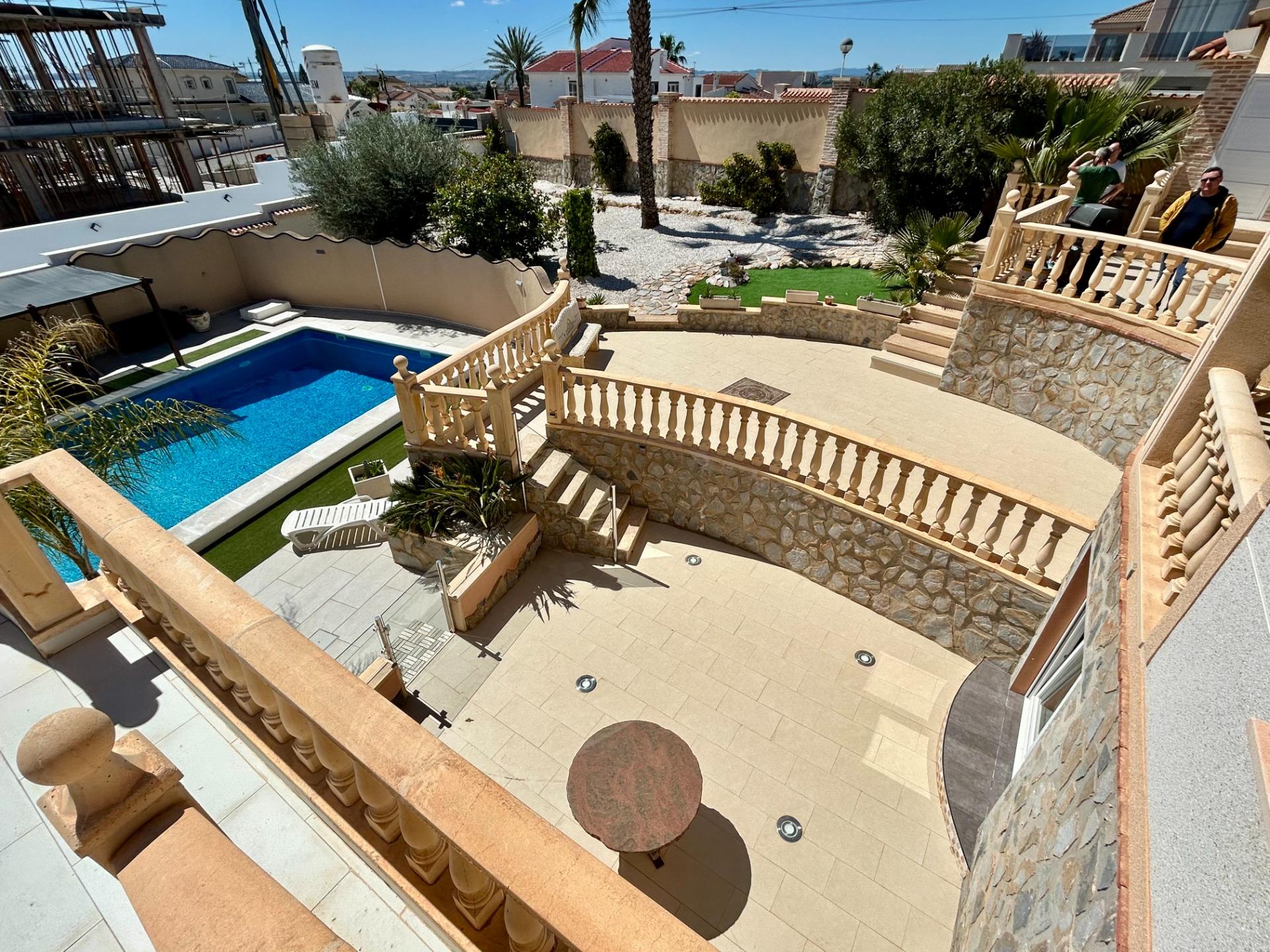 For sale - 5 Bedroom 3 Bathroom Villa in Ciudad Quesada - Ciudad Quesada  - Alicante
