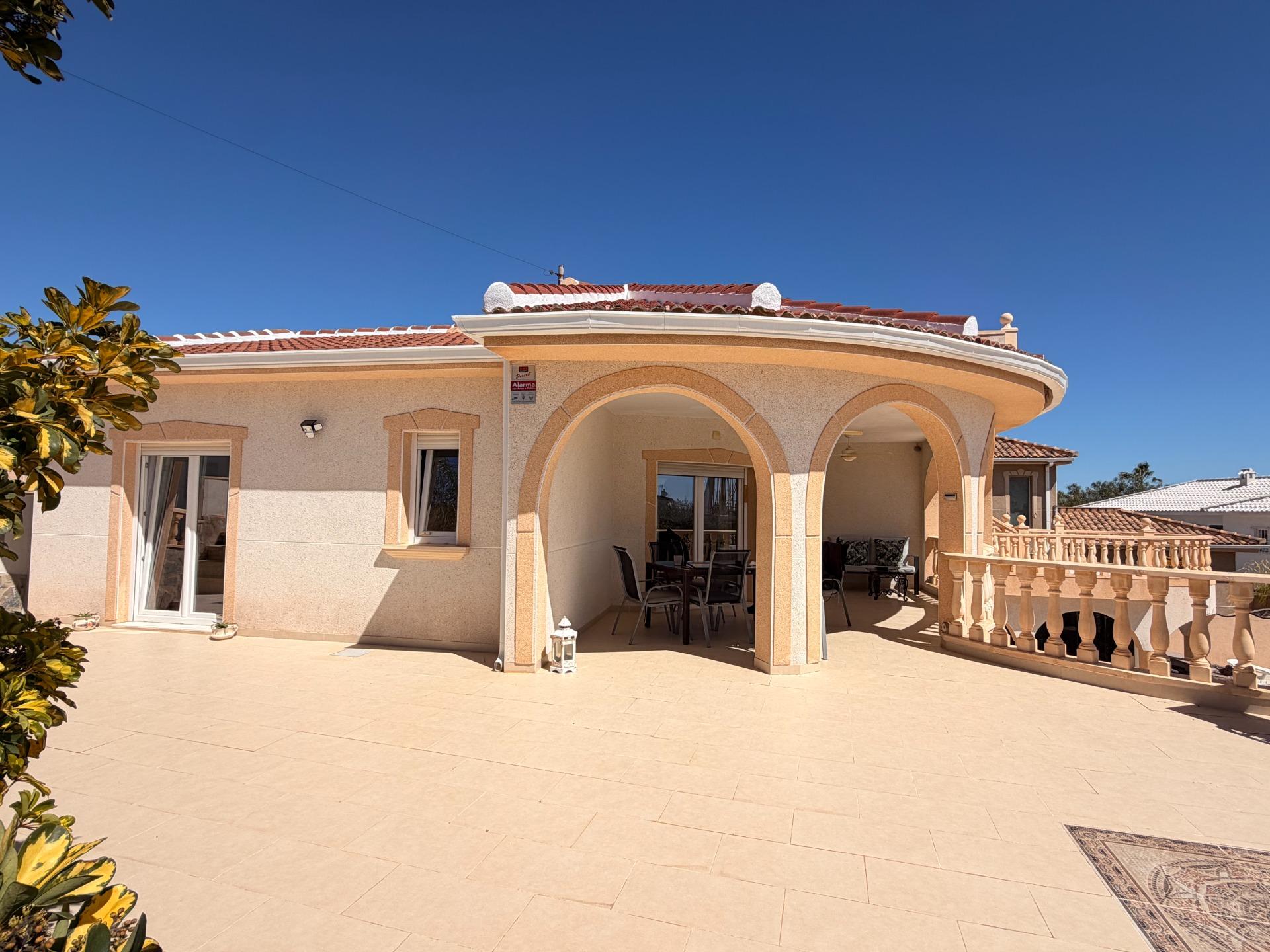 For sale - 5 Bedroom 3 Bathroom Villa in Ciudad Quesada - Ciudad Quesada  - Alicante