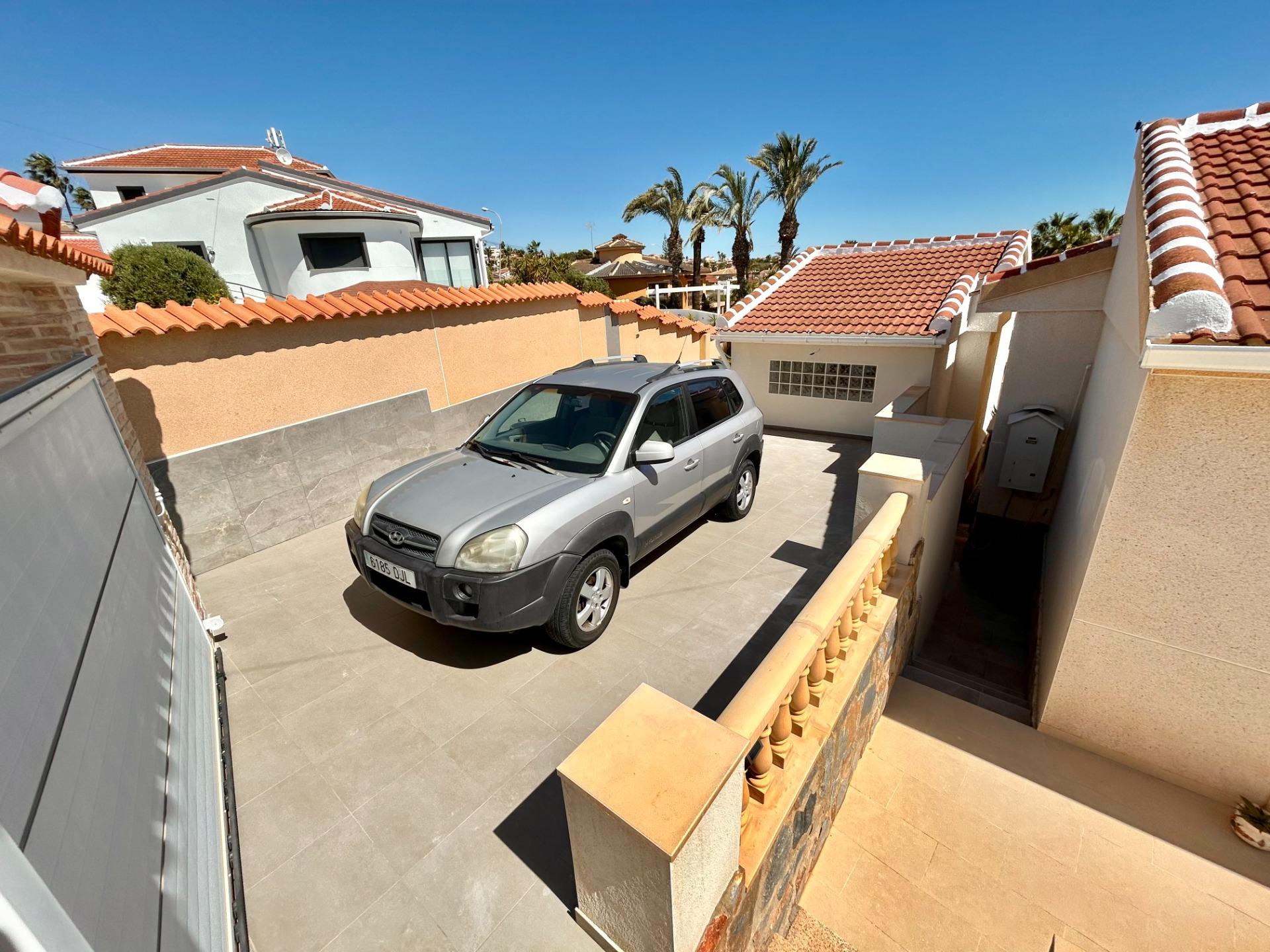 For sale - 5 Bedroom 3 Bathroom Villa in Ciudad Quesada - Ciudad Quesada  - Alicante