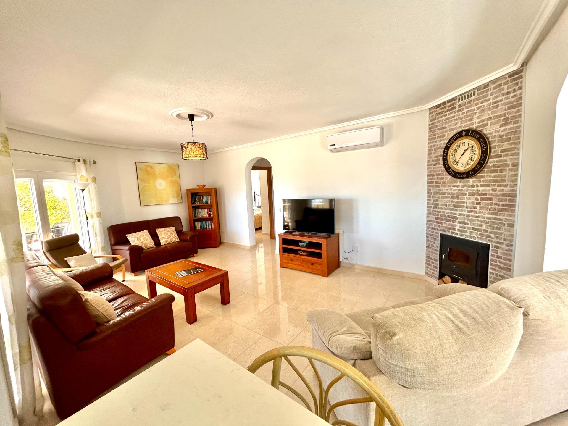 For sale - 5 Bedroom 3 Bathroom Villa in Ciudad Quesada - Ciudad Quesada  - Alicante